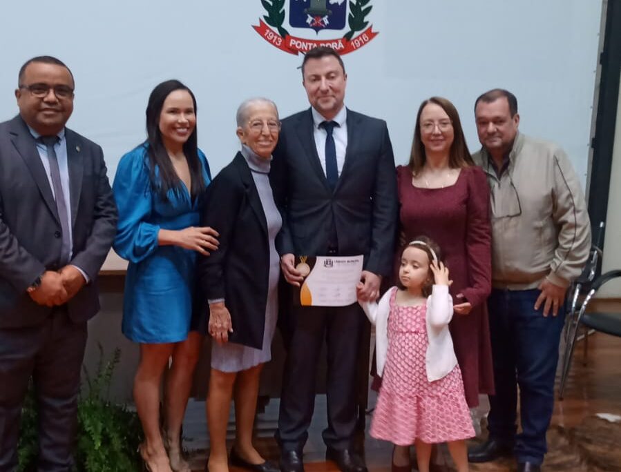 Delegado Dr. Patrick Linares da Costa recebe Medalha do Mérito Legislativo da Câmara Municipal de Ponta Porã
