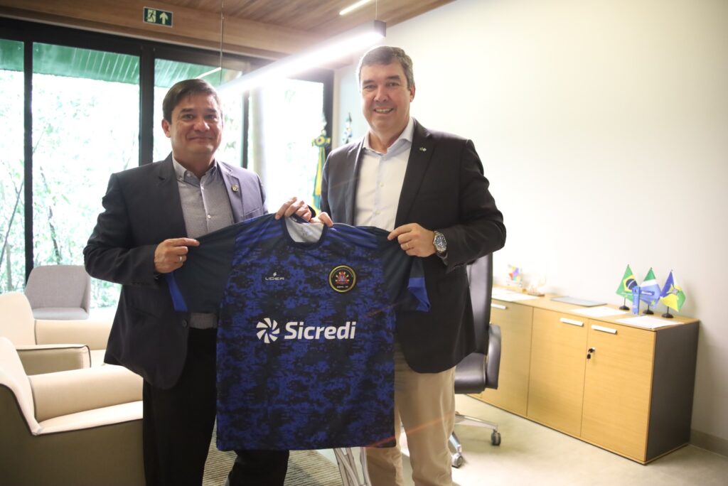 Governador recebe presidente da Adepol-MS e é convidado para jogo amistoso