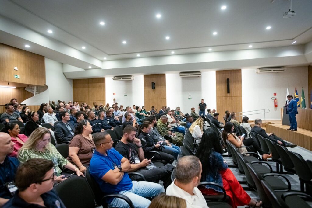 Presidente da Adepol-MS, Delegado André Matsushita, ministra palestra no 4º Simpósio Operacional