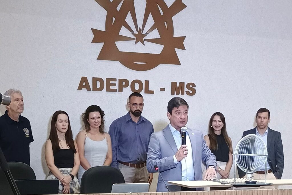 Adepol-MS realiza sorteio de mesas do Baile de Gala