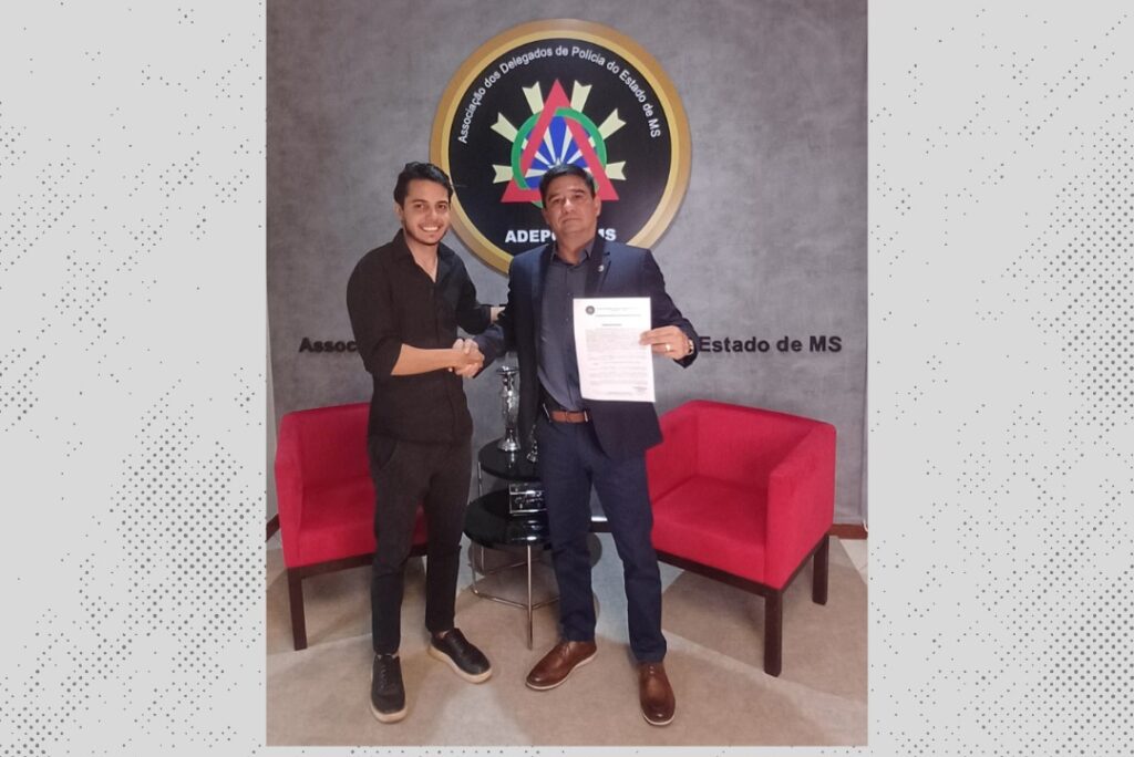 Adepol/MS e 011 Barbearia firmam convênio para descontos