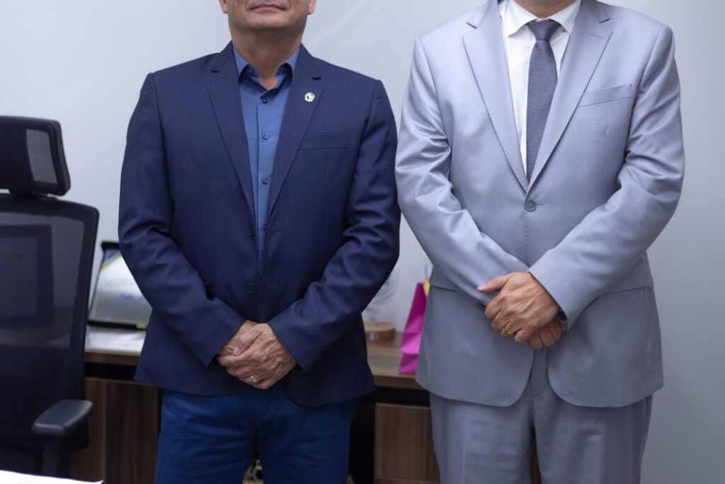 Presidente da Adepol-MS Delegado André Matsushita se reúne com Deputado Caravina