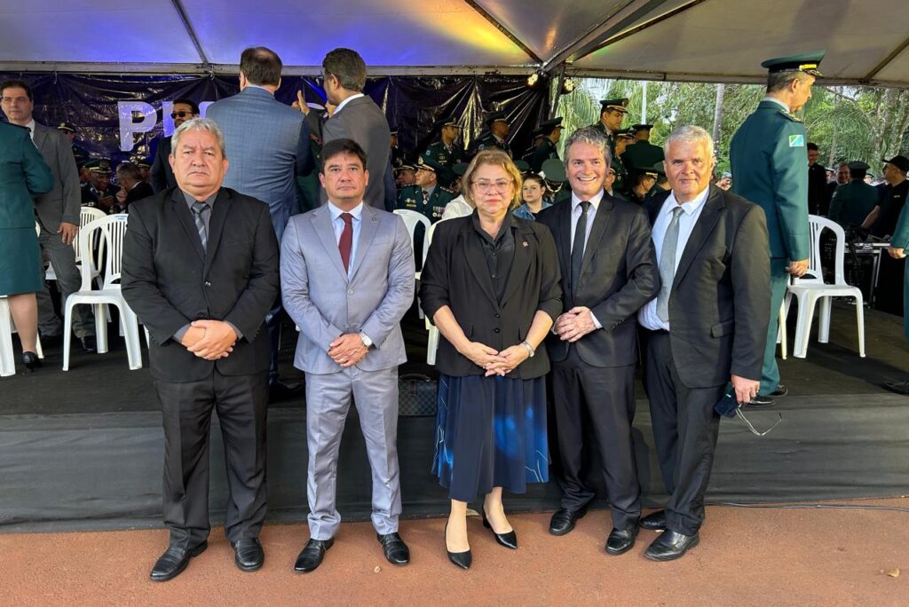 Delegados associados são homenageados com Medalha Tiradentes da PMMS