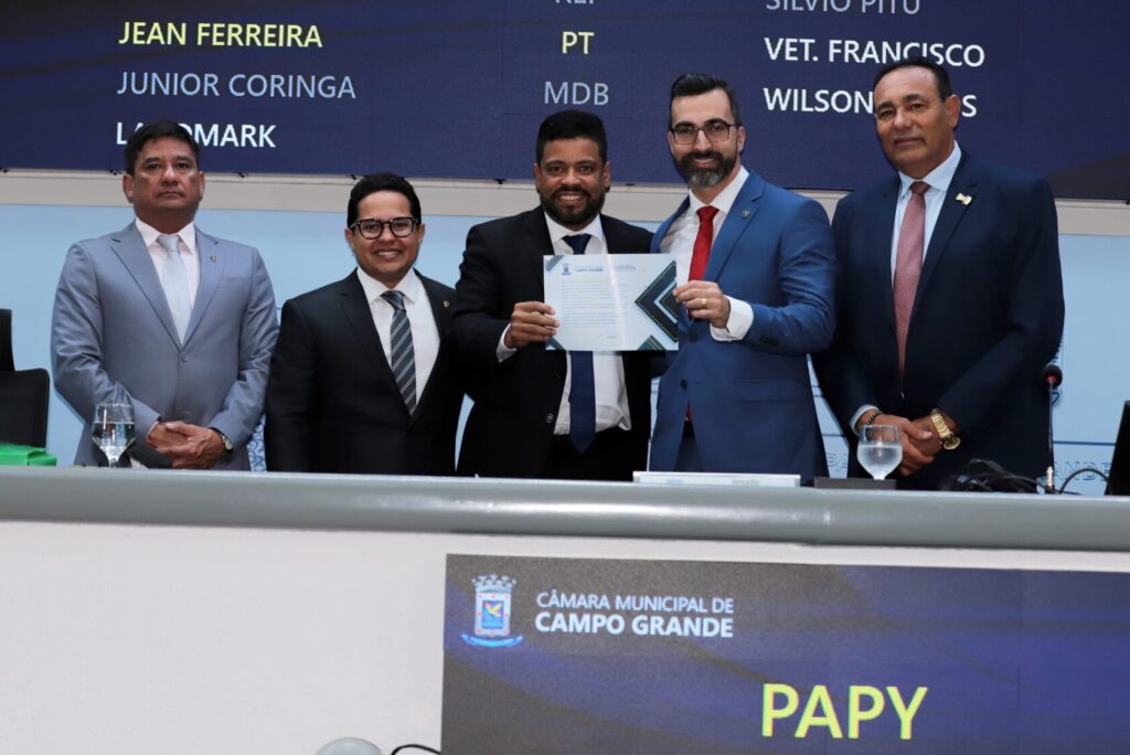 Delegado associado Camilo Kettenhuber Cavalheiro é homenageado na Câmara Municipal